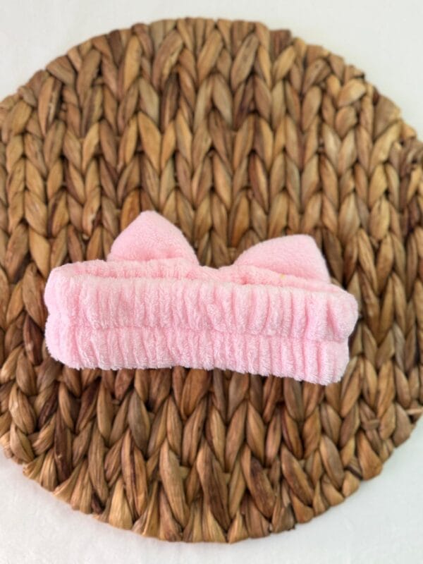 Fiyonk Detaylı Peluş Saç Bandı – Yumuşak Kumaşlı Renkli Model (3 Farklı Renk) - Görsel 3