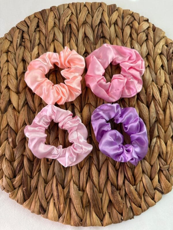 Saten Scrunchie Toka Seti – 4’lü Pastel ve Mor-Pembe Renkli Varyasyonlu Saç Lastiği - Görsel 8