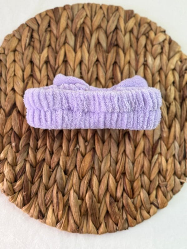 Fiyonk Detaylı Peluş Saç Bandı – Yumuşak Kumaşlı Renkli Model (3 Farklı Renk) - Görsel 5