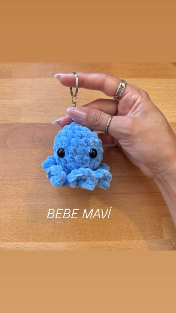 Bebe Mavi el yapımı peluş ahtapot hediyelik anahtarlık