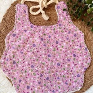 Pembe çiçekli bebek mama önlüğü poplin ön yüz ve havlu arka kumaş