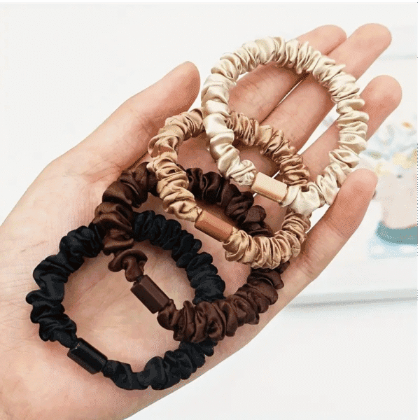 saten scrunchie toka bilekte görünüm