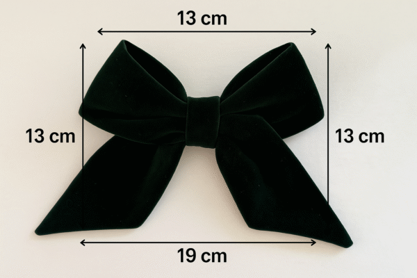 19×13 cm ölçülerinde kadife fiyonk toka ölçü fotoğrafı