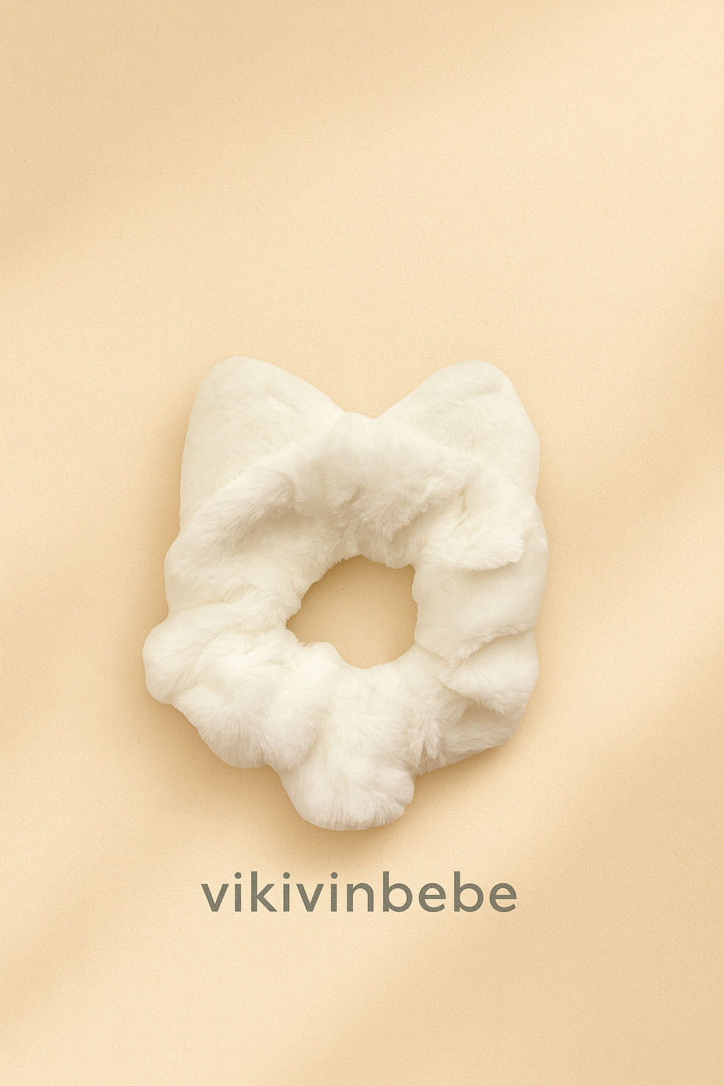 Beyaz renk kulaklı peluş scrunchie – kedi kulaklı yumuşak saç lastiği