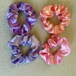 Pastel renkli 4’lü saten scrunchie seti mor lavanta şeftali pembe