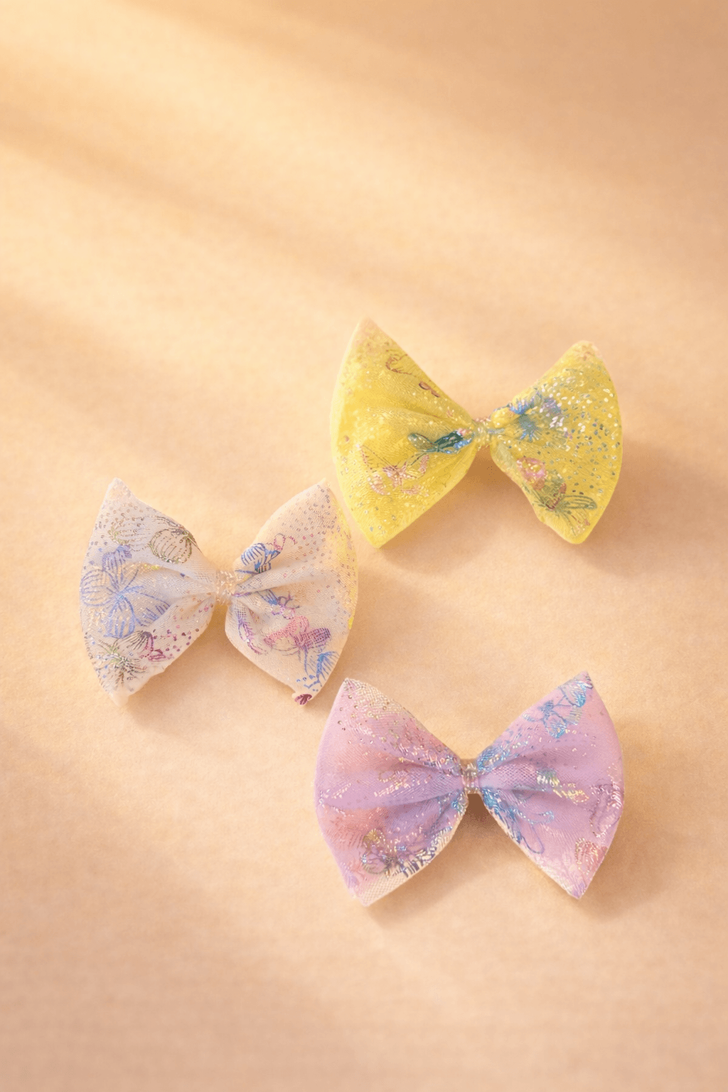 Sarı simli tül fiyonk toka 4.5 cm klips arkadan klips detayı