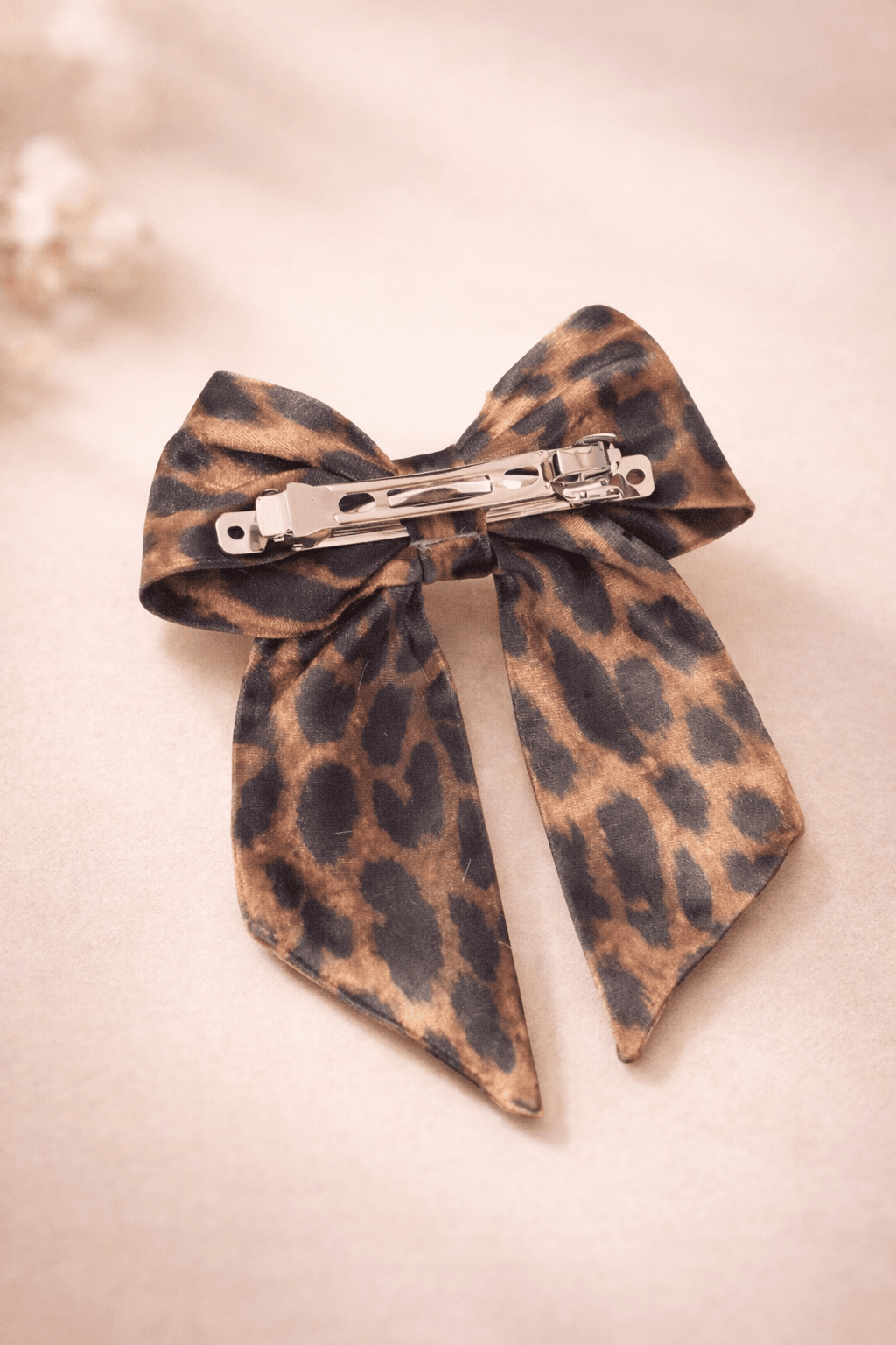 8 cm otomatik klips leopar kadife fiyonk toka arka görünüm