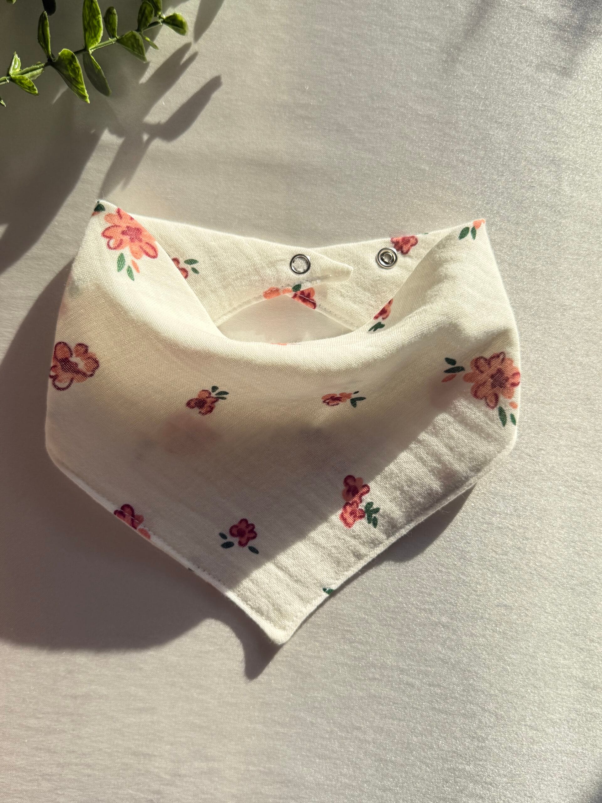 Desenli 4 Katlı Müslin Bebek Önlüğü %100 Pamuk Emici Şık ve Nefes Alabilir - Görsel 18