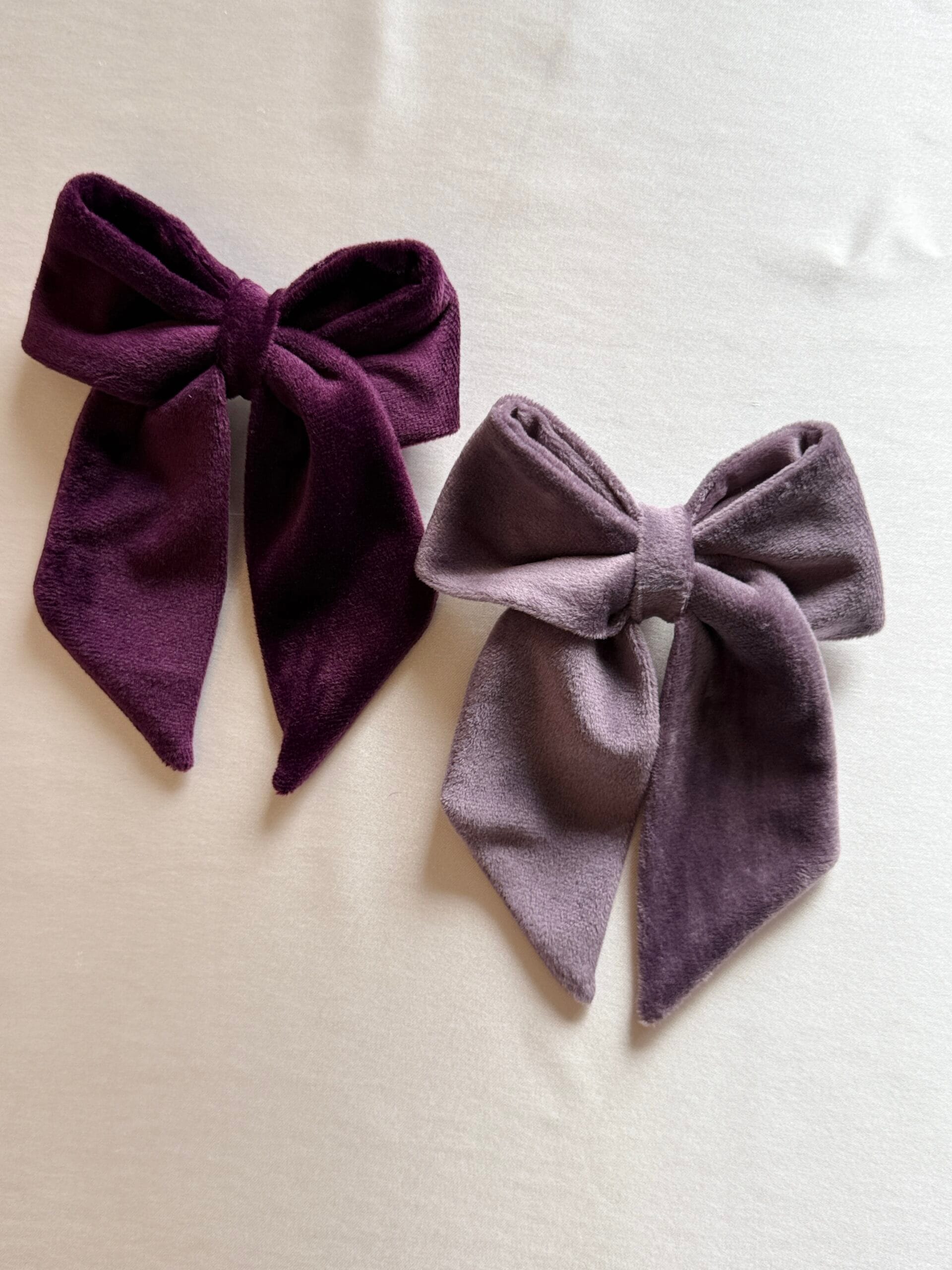 Mor ve lila kadife fiyonk toka