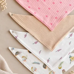 pastel penye salya önlüğü seti yüzde 100 pamuk açık ön görünüm